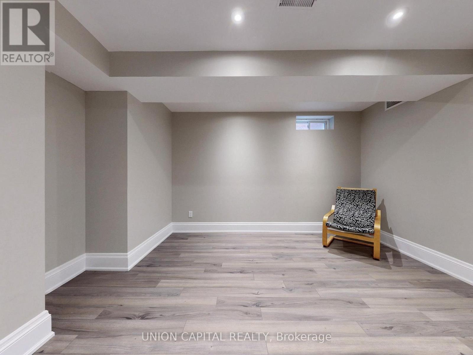 












83 MOONEY STREET

,
Bradford West Gwillimbury,




Ontario
L3Z0K7

