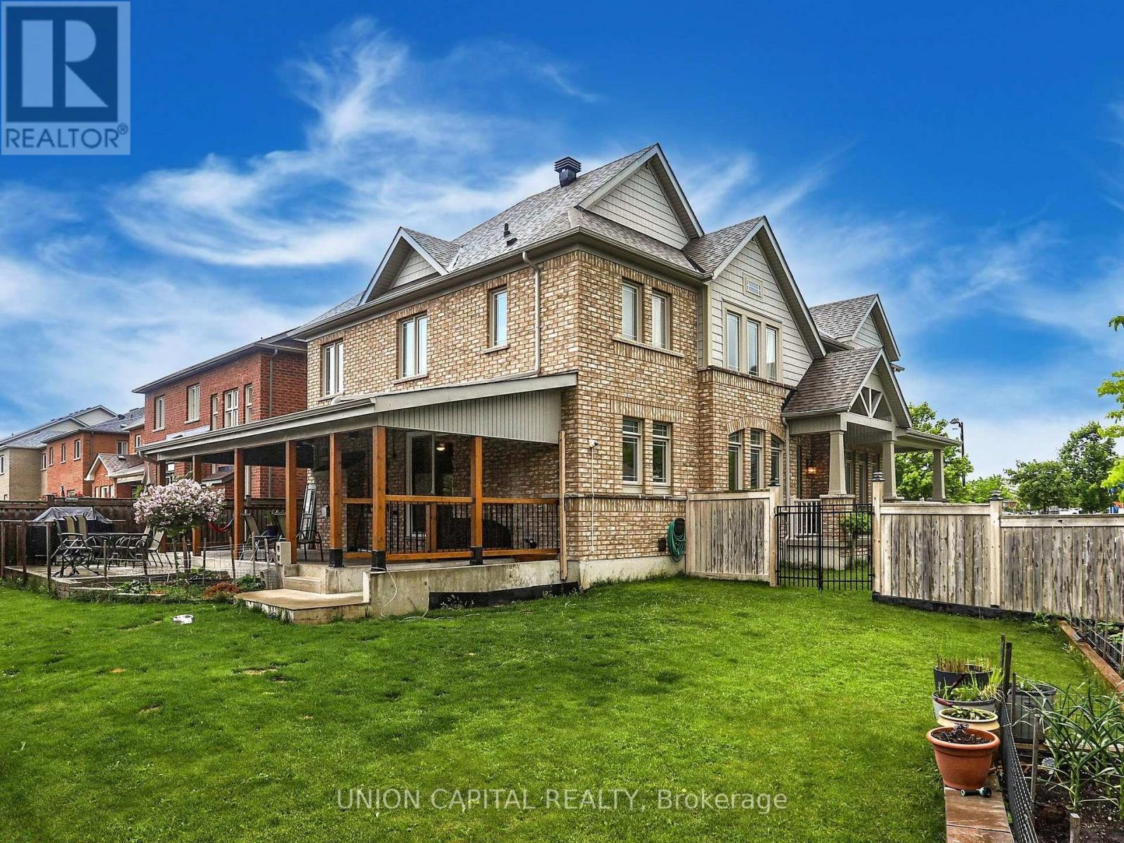 












83 MOONEY STREET

,
Bradford West Gwillimbury,




Ontario
L3Z0K7

