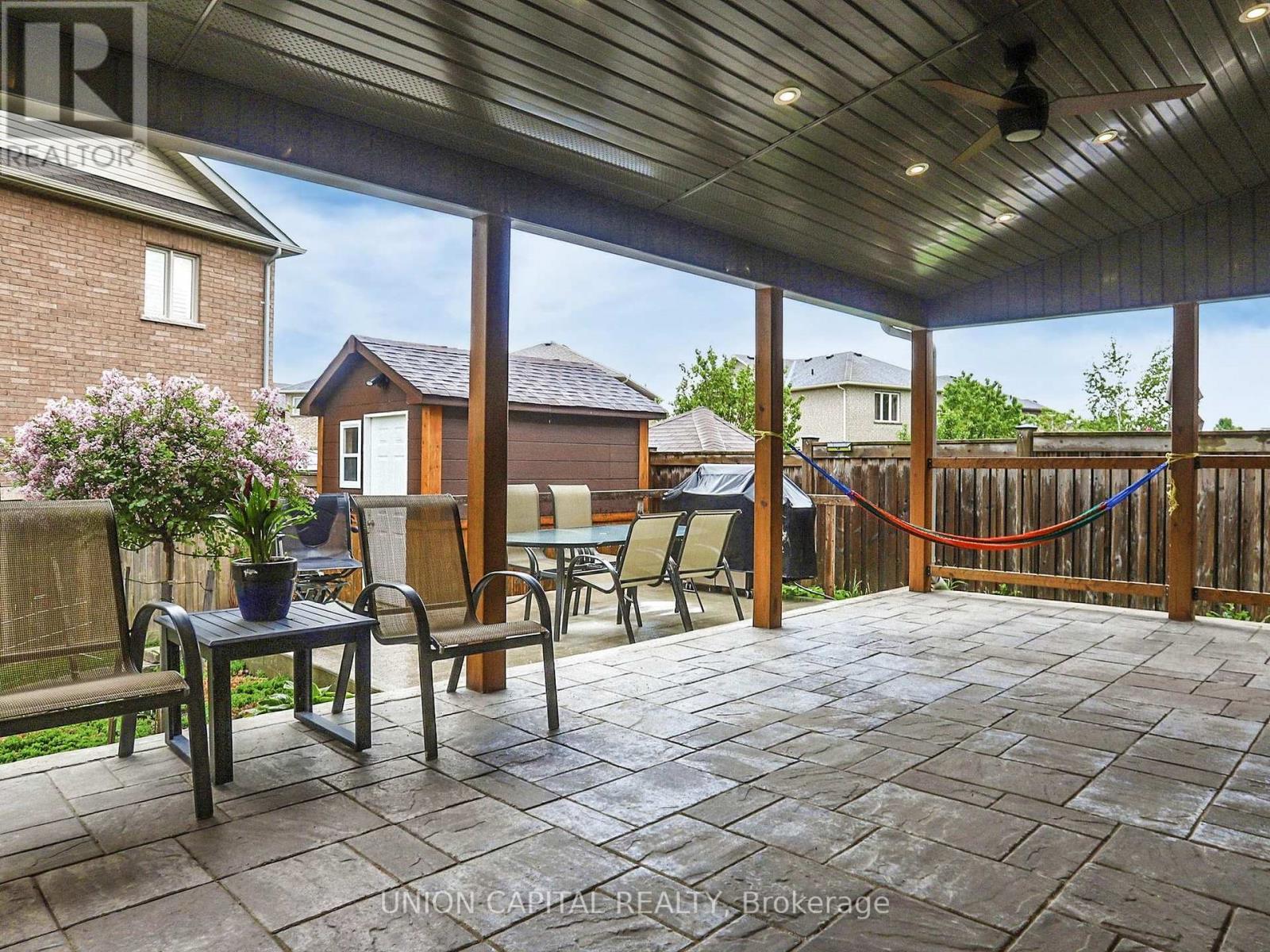 












83 MOONEY STREET

,
Bradford West Gwillimbury,




Ontario
L3Z0K7

