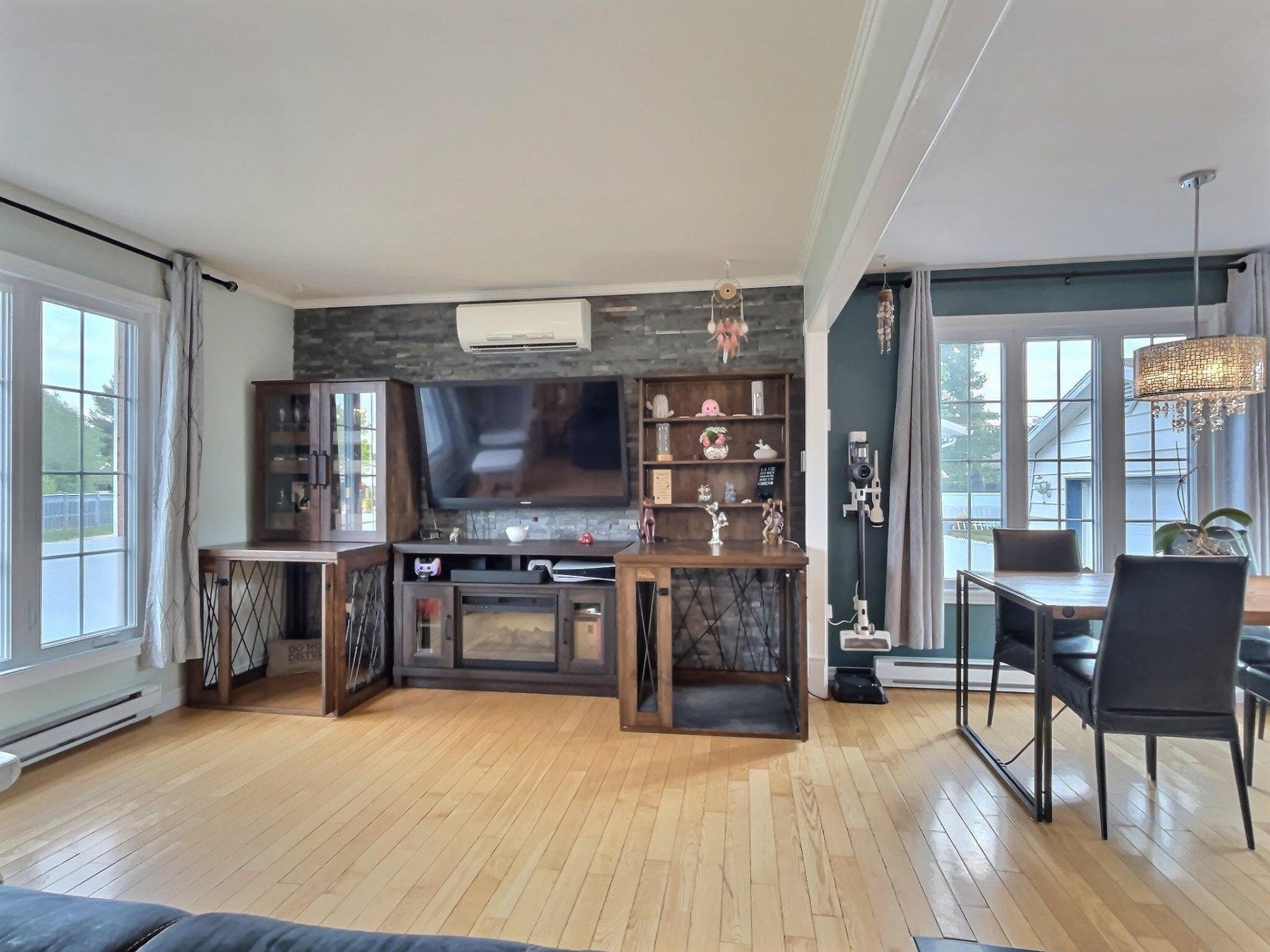









3895


Rue Savard

,
Trois-Rivières,




QC
G8Y4B9

