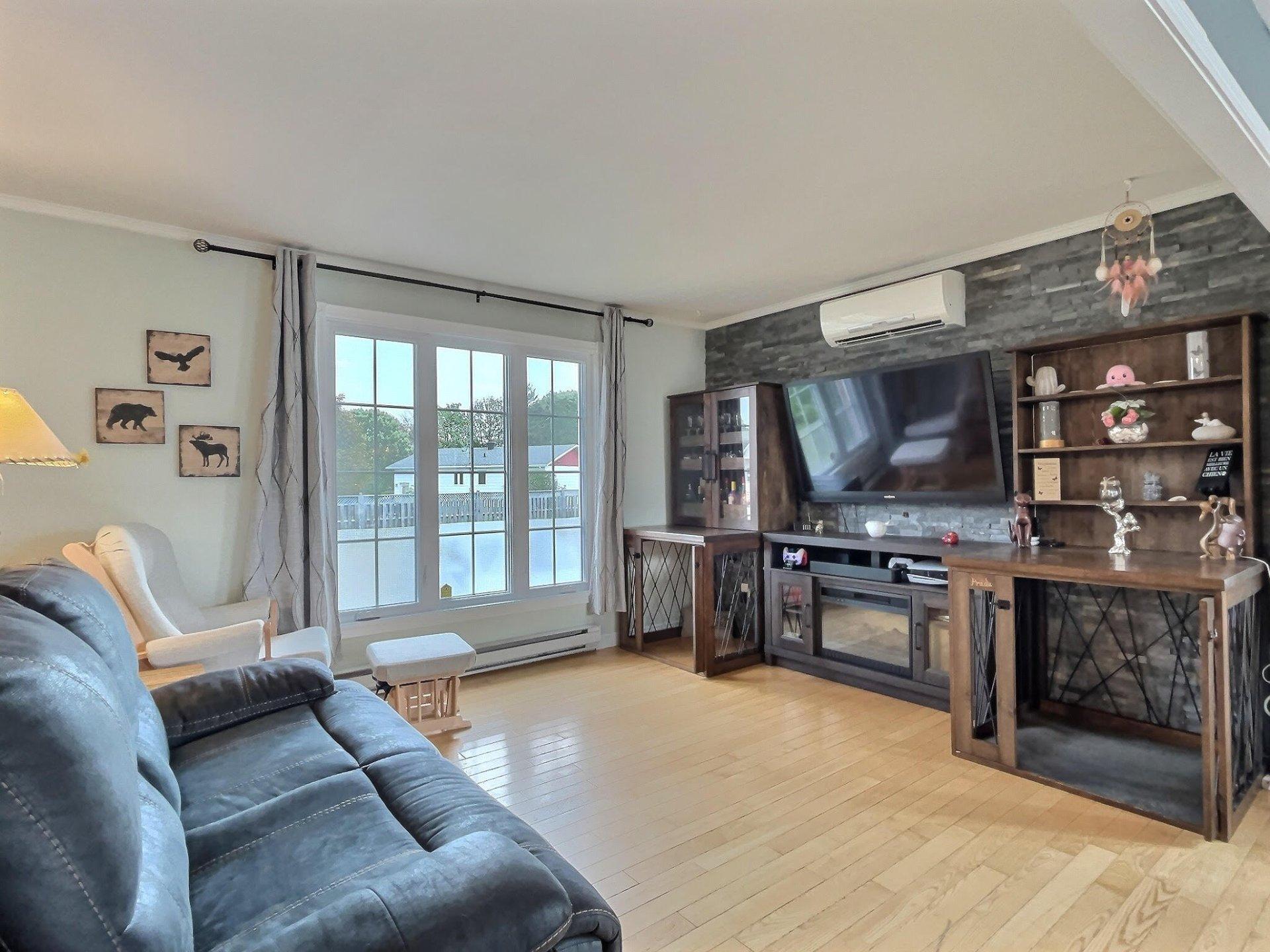 









3895


Rue Savard

,
Trois-Rivières,




QC
G8Y4B9

