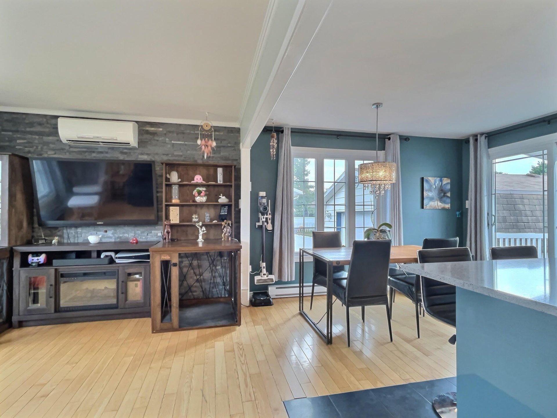 









3895


Rue Savard

,
Trois-Rivières,




QC
G8Y4B9


