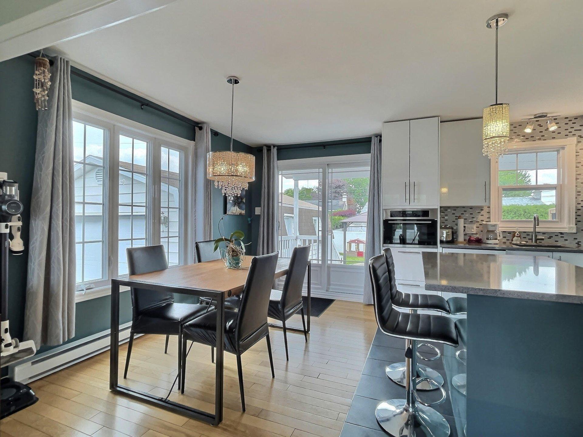 









3895


Rue Savard

,
Trois-Rivières,




QC
G8Y4B9

