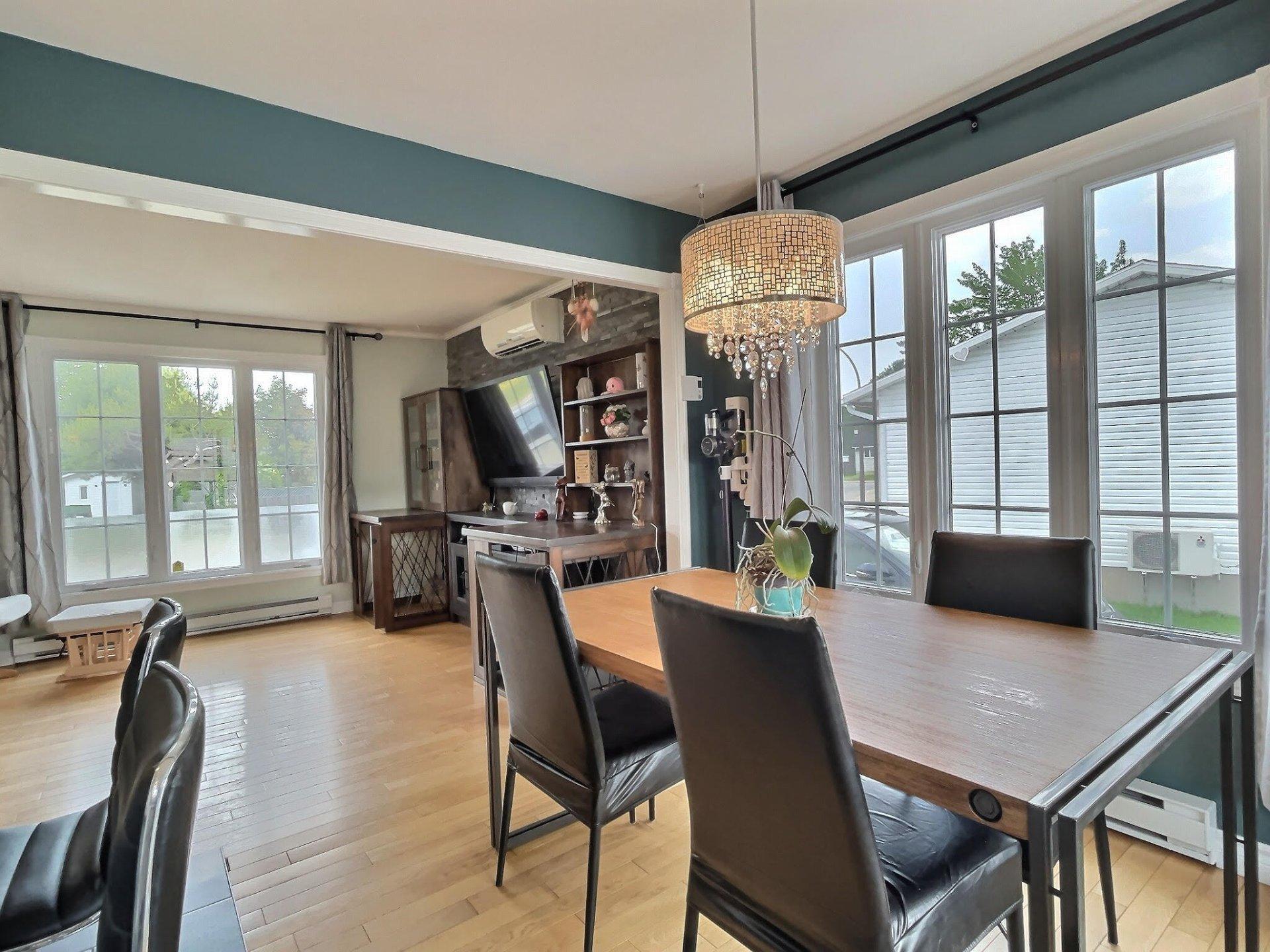 









3895


Rue Savard

,
Trois-Rivières,




QC
G8Y4B9


