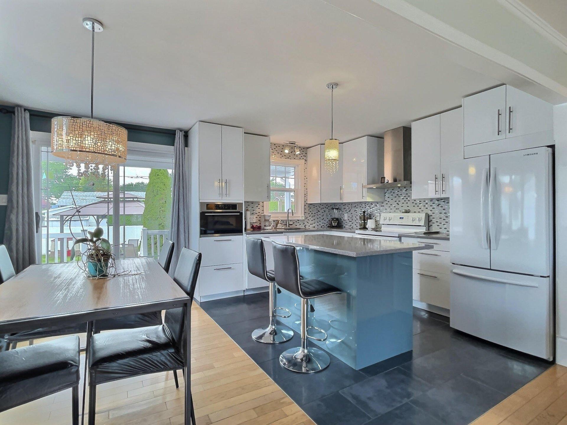 









3895


Rue Savard

,
Trois-Rivières,




QC
G8Y4B9

