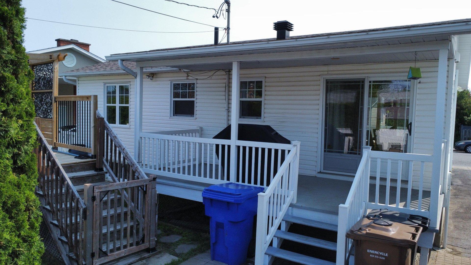 









3895


Rue Savard

,
Trois-Rivières,




QC
G8Y4B9

