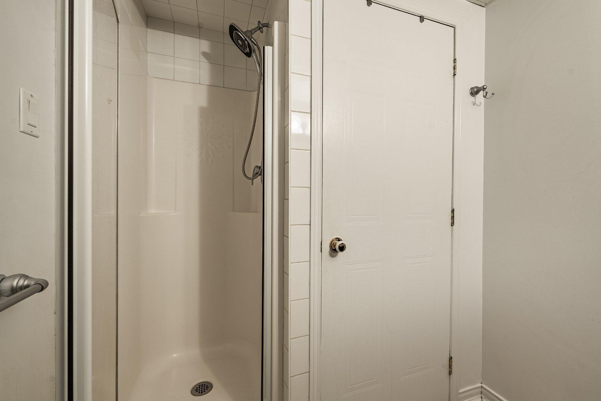 









409


Rue de Vendée

,
Boucherville,




QC
J4B8H4

