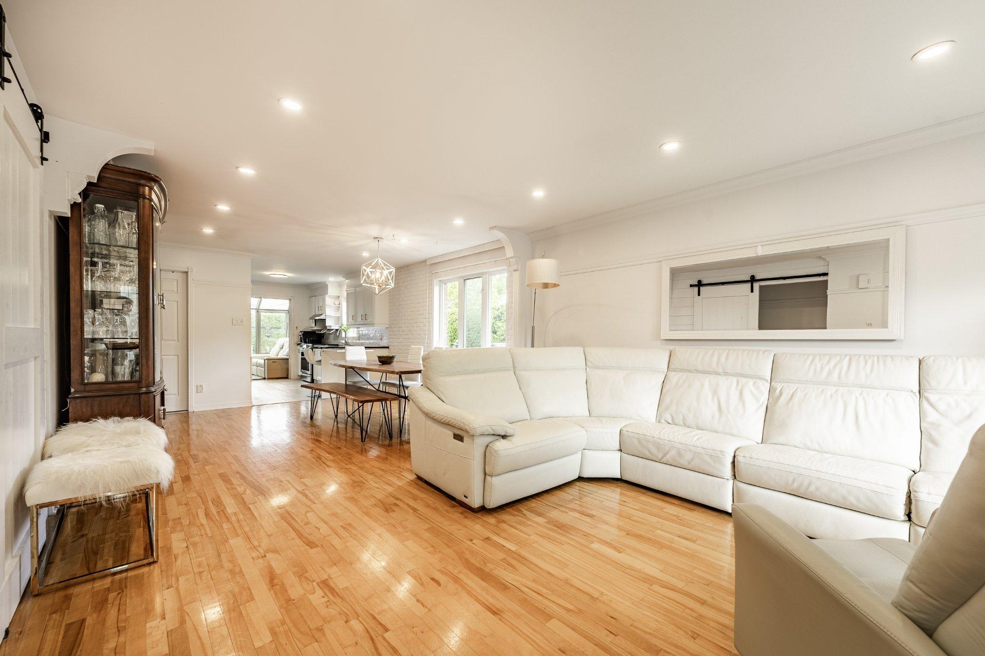 









409


Rue de Vendée

,
Boucherville,




QC
J4B8H4

