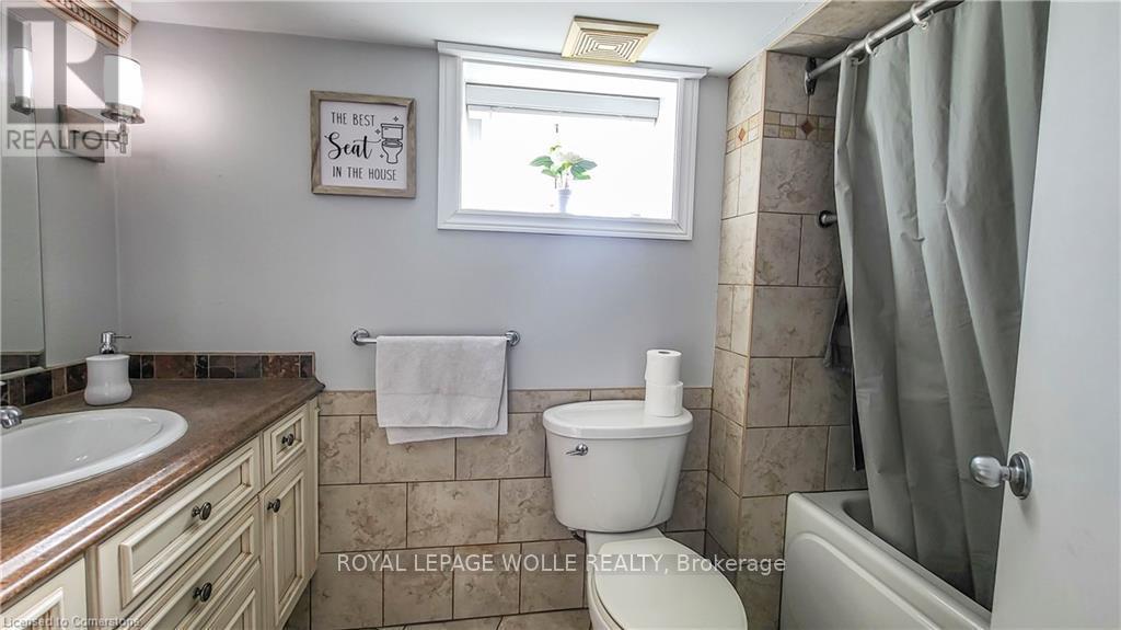 












B - 326 VICTORIA STREET S

,
Kitchener,




Ontario
N2M3A3

