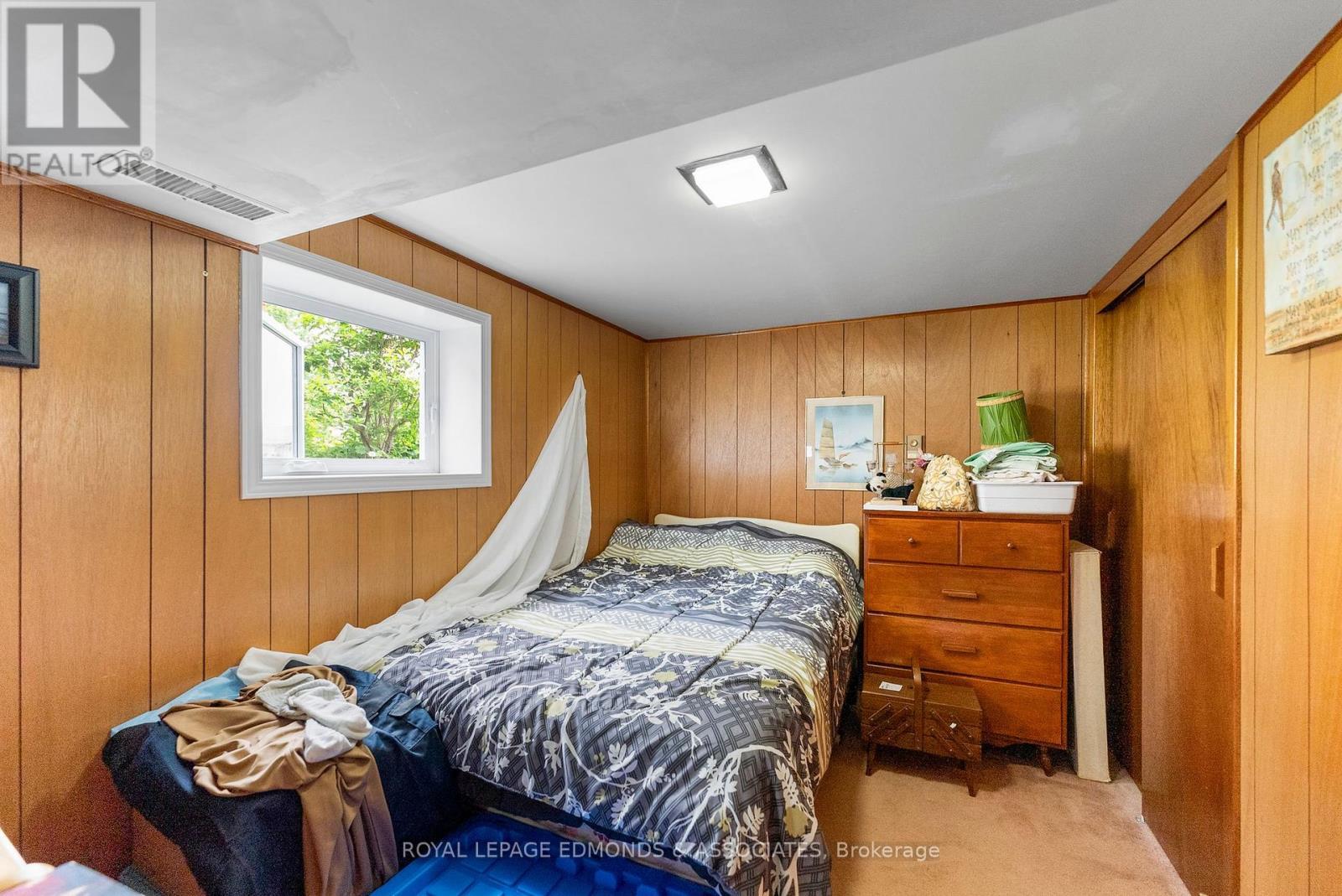 












664 THIRD AVENUE

,
Laurentian Valley,




Ontario
K8A5H3


