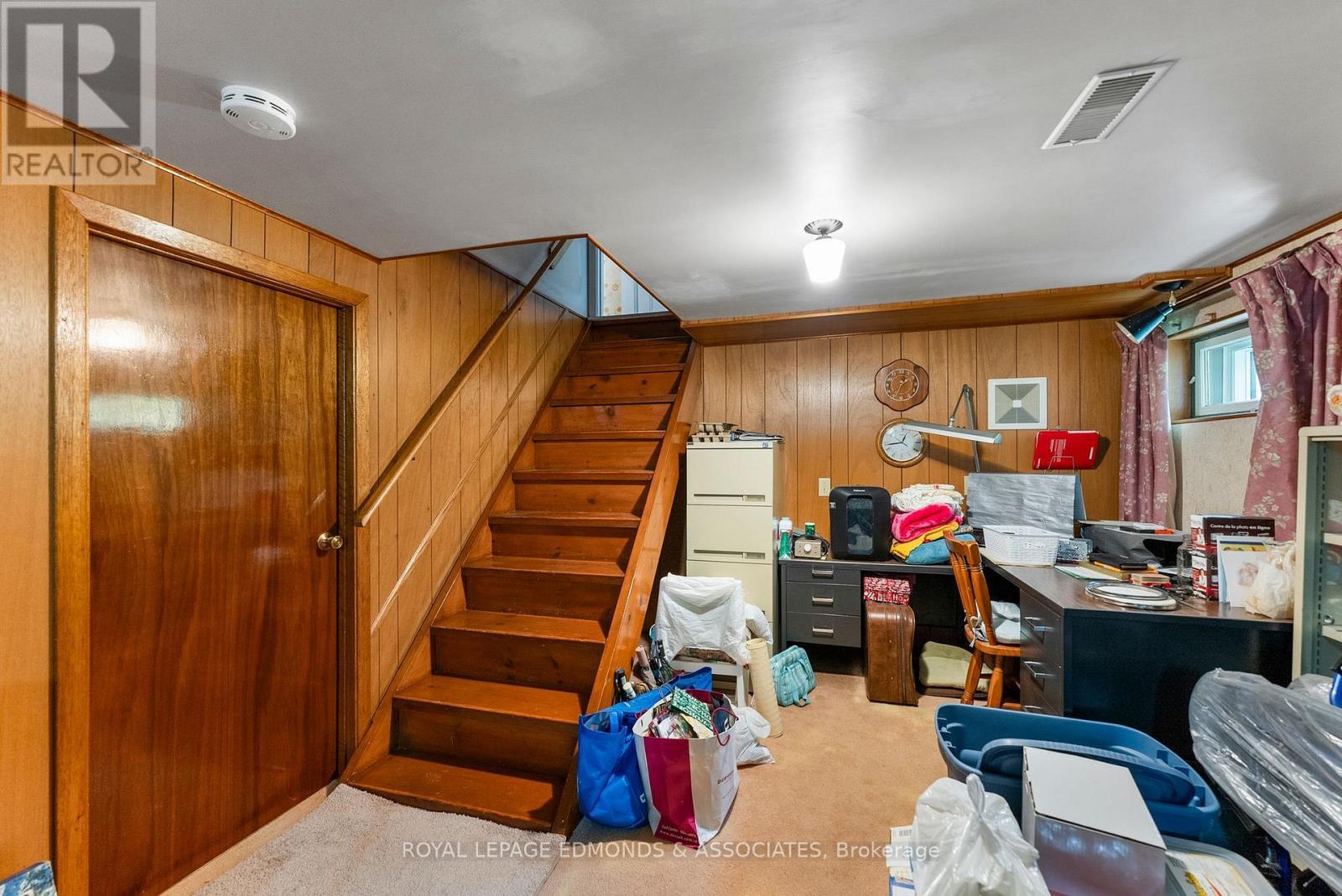 












664 THIRD AVENUE

,
Laurentian Valley,




Ontario
K8A5H3

