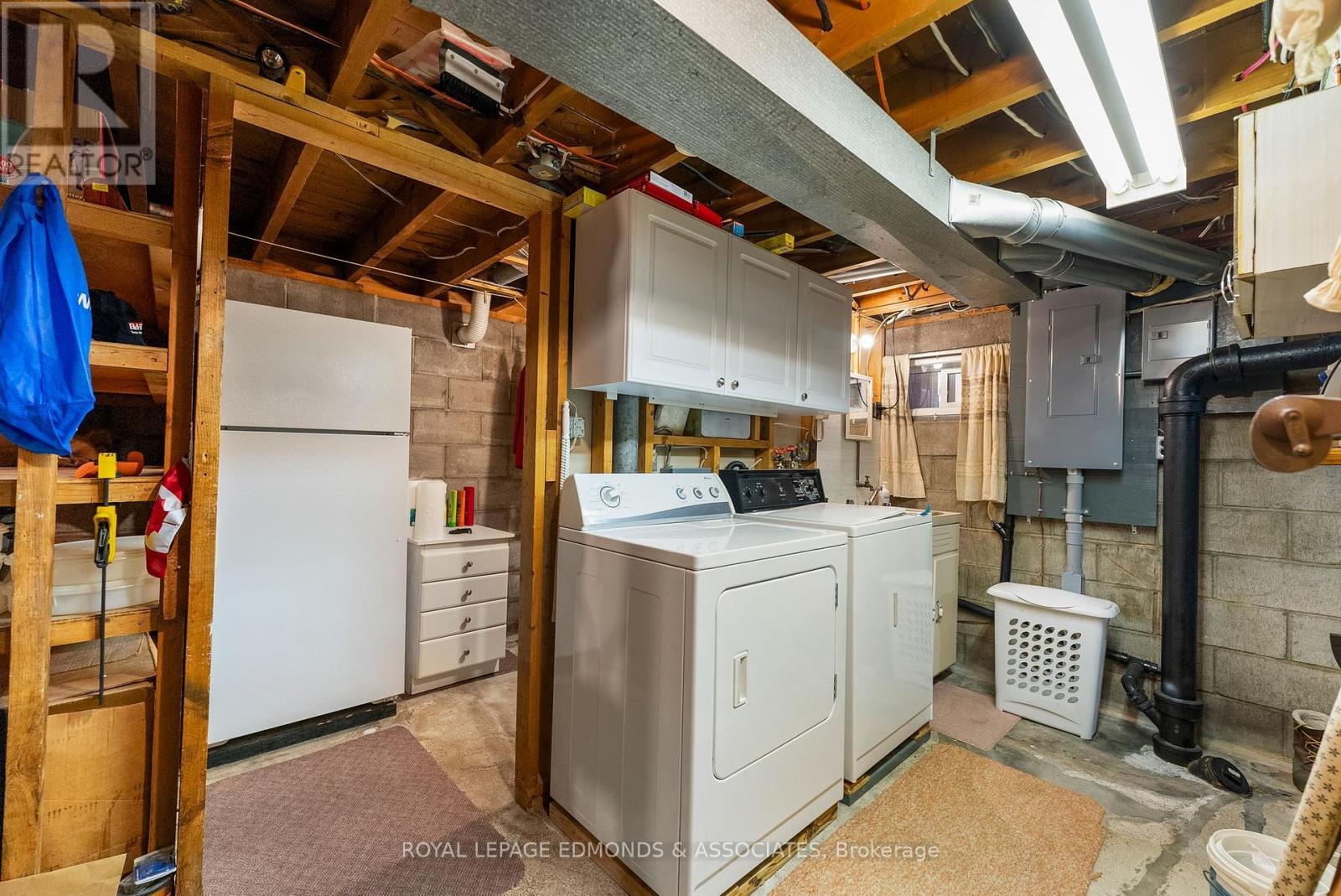 












664 THIRD AVENUE

,
Laurentian Valley,




Ontario
K8A5H3

