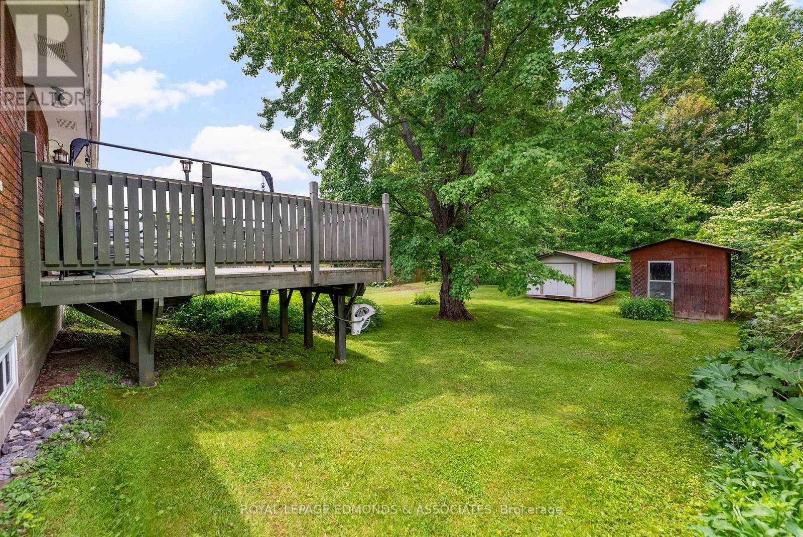 












664 THIRD AVENUE

,
Laurentian Valley,




Ontario
K8A5H3


