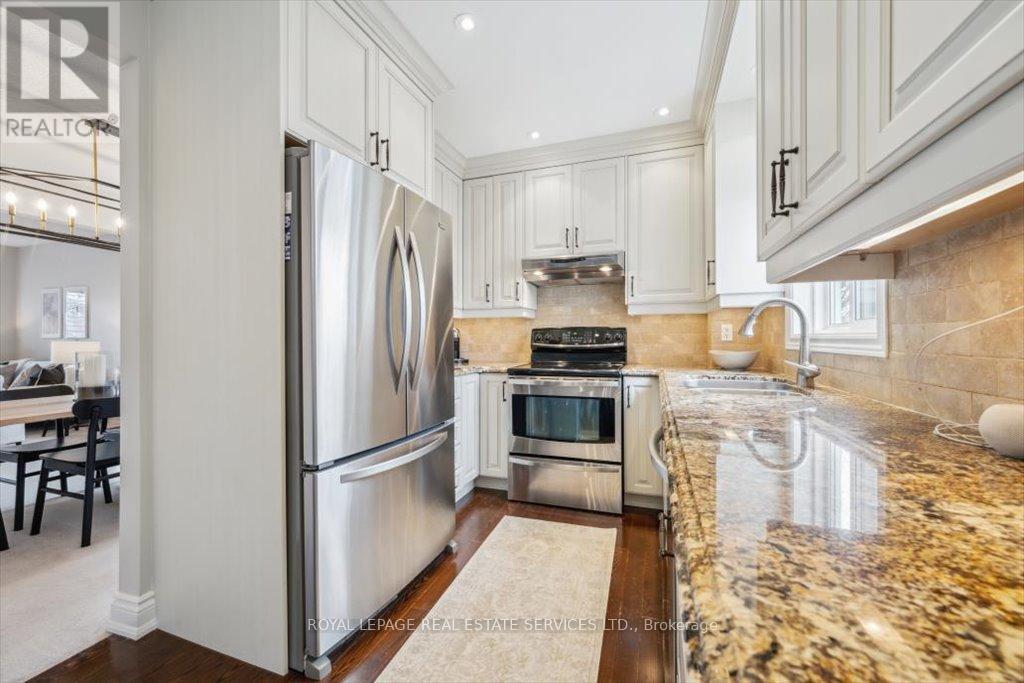 












455 PARKLANE ROAD

,
Oakville,




Ontario
L6H4J9

