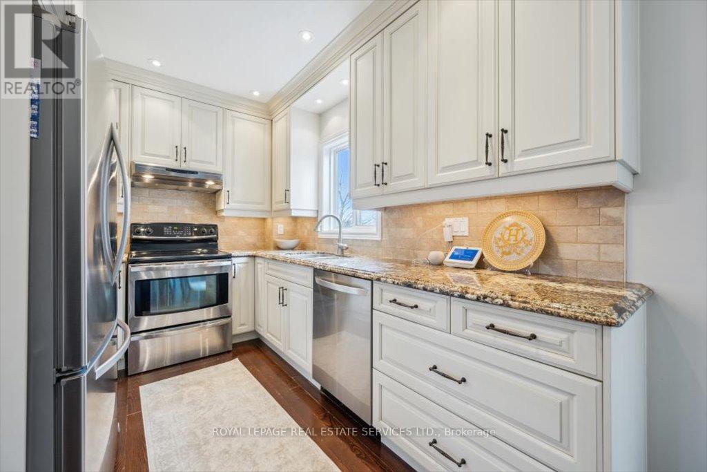 












455 PARKLANE ROAD

,
Oakville,




Ontario
L6H4J9

