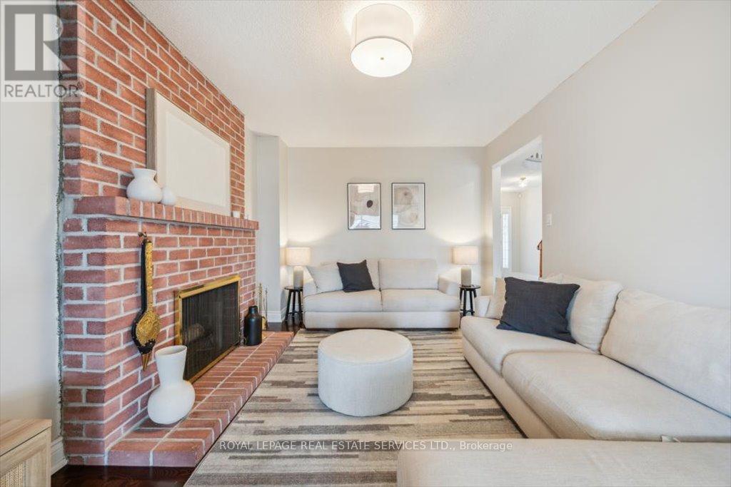












455 PARKLANE ROAD

,
Oakville,




Ontario
L6H4J9

