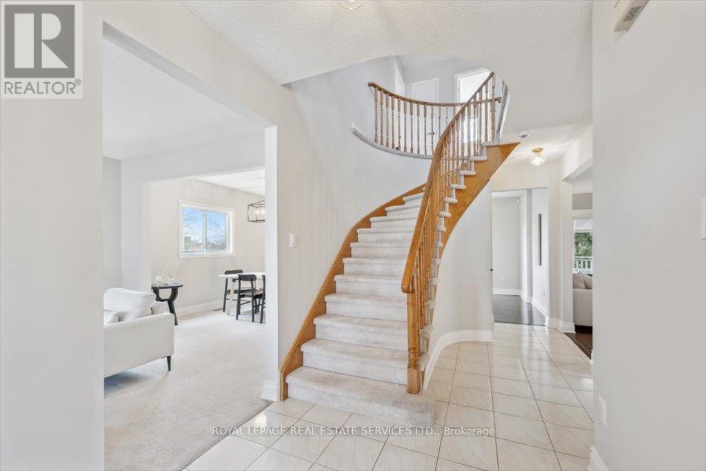 












455 PARKLANE ROAD

,
Oakville,




Ontario
L6H4J9

