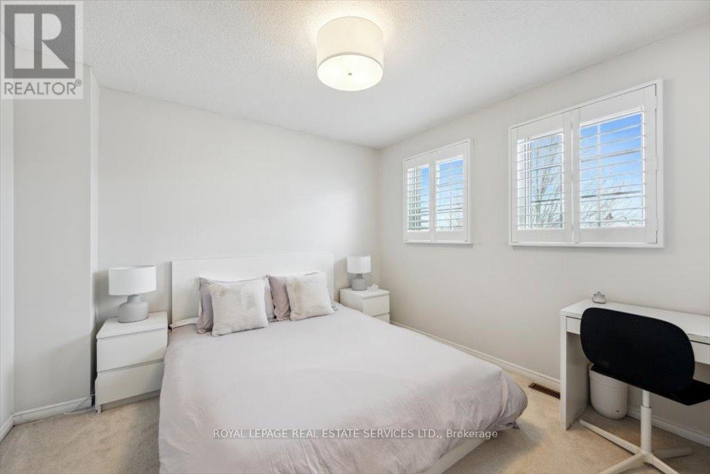 












455 PARKLANE ROAD

,
Oakville,




Ontario
L6H4J9

