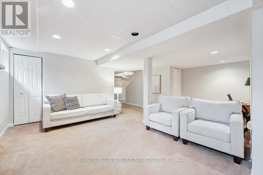












455 PARKLANE ROAD

,
Oakville,




Ontario
L6H4J9

