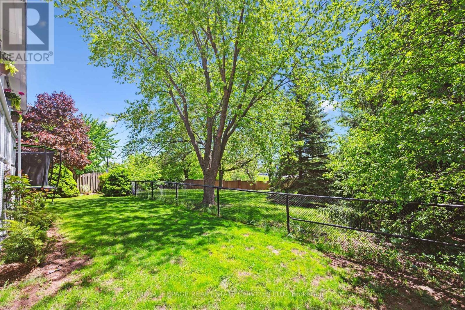 












455 PARKLANE ROAD

,
Oakville,




Ontario
L6H4J9

