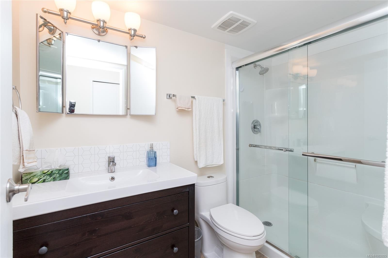 









2020


White Birch

Rd, 7,
Sidney,




BC
V8L 2R1

