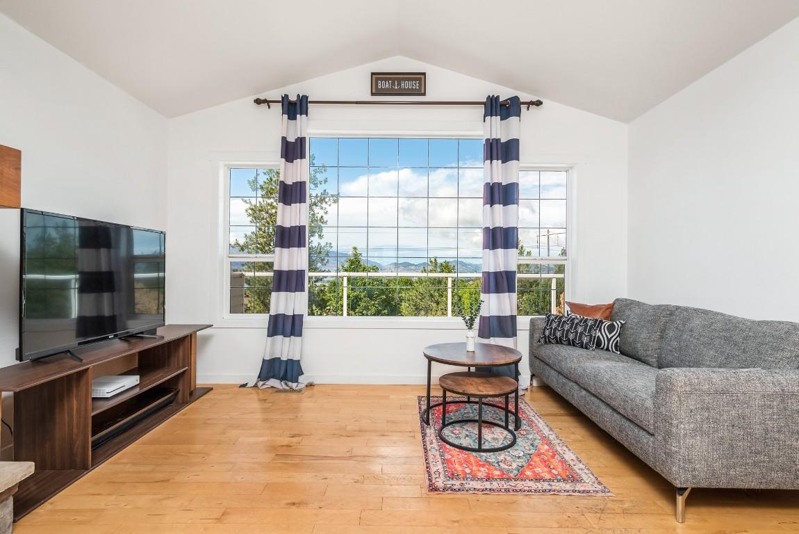 









4979


Windsong

Crescent,
Kelowna,




BC
V1W 5C4


