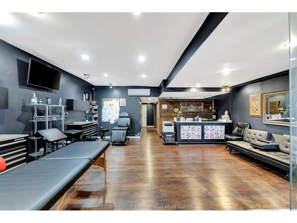 









156


James

Street South,
Hamilton,




ON
L8P 3A2

