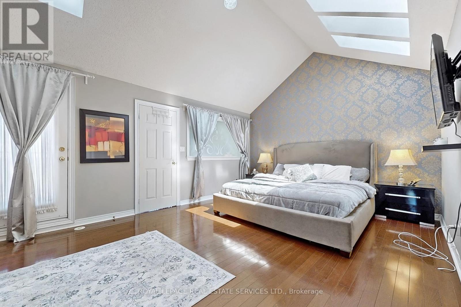 












5861 TENTH LINE W

,
Mississauga,




Ontario
L5M6V4

