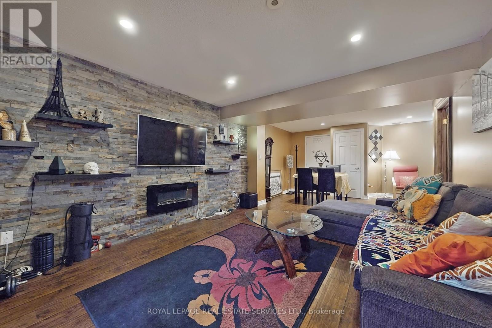 












5861 TENTH LINE W

,
Mississauga,




Ontario
L5M6V4

