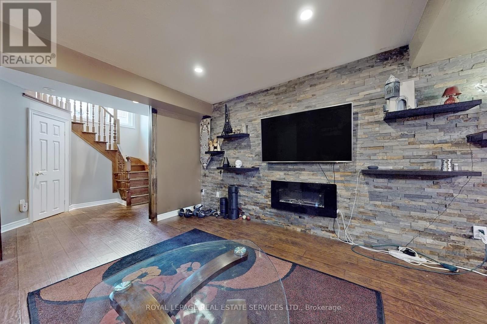 












5861 TENTH LINE W

,
Mississauga,




Ontario
L5M6V4

