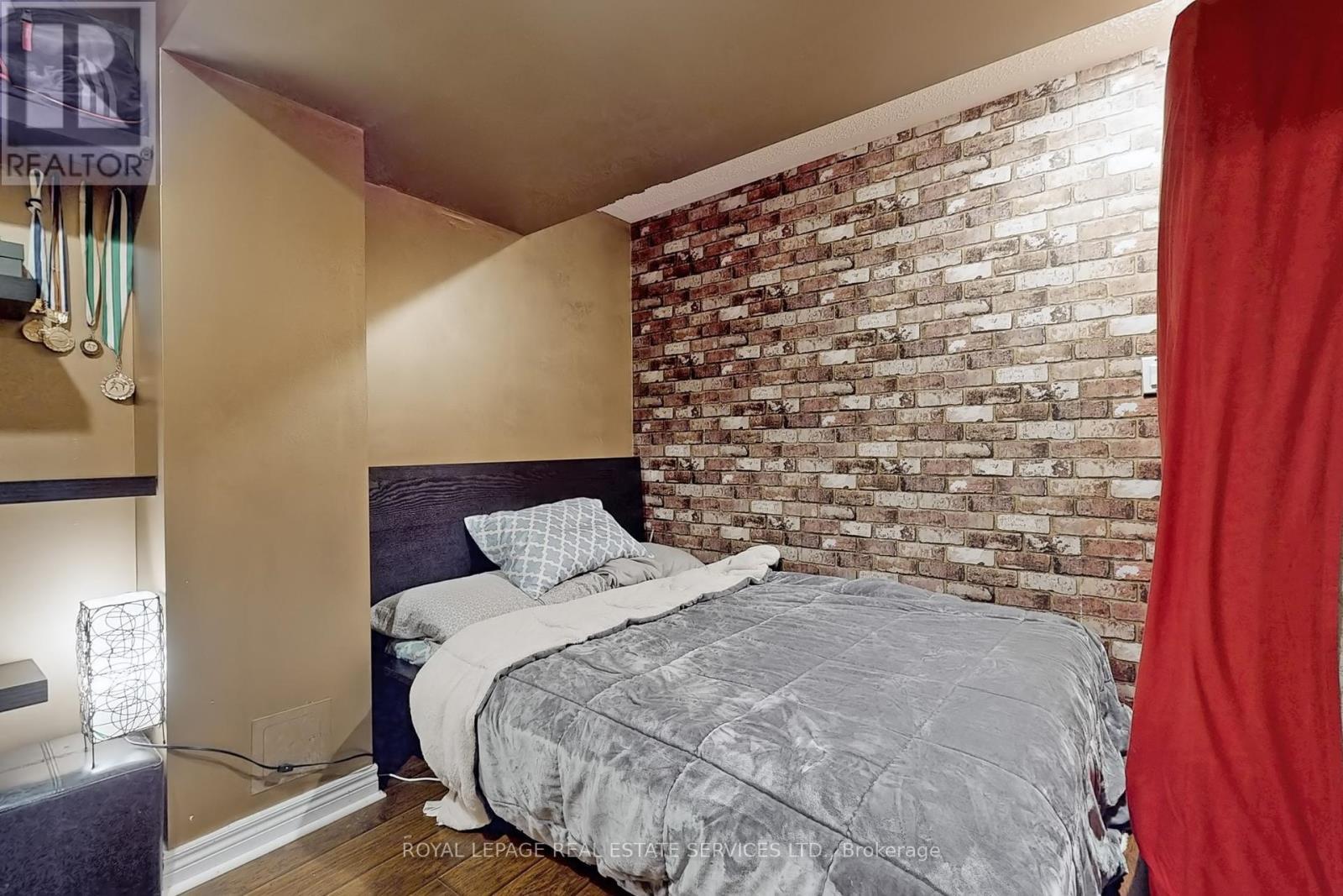 












5861 TENTH LINE W

,
Mississauga,




Ontario
L5M6V4

