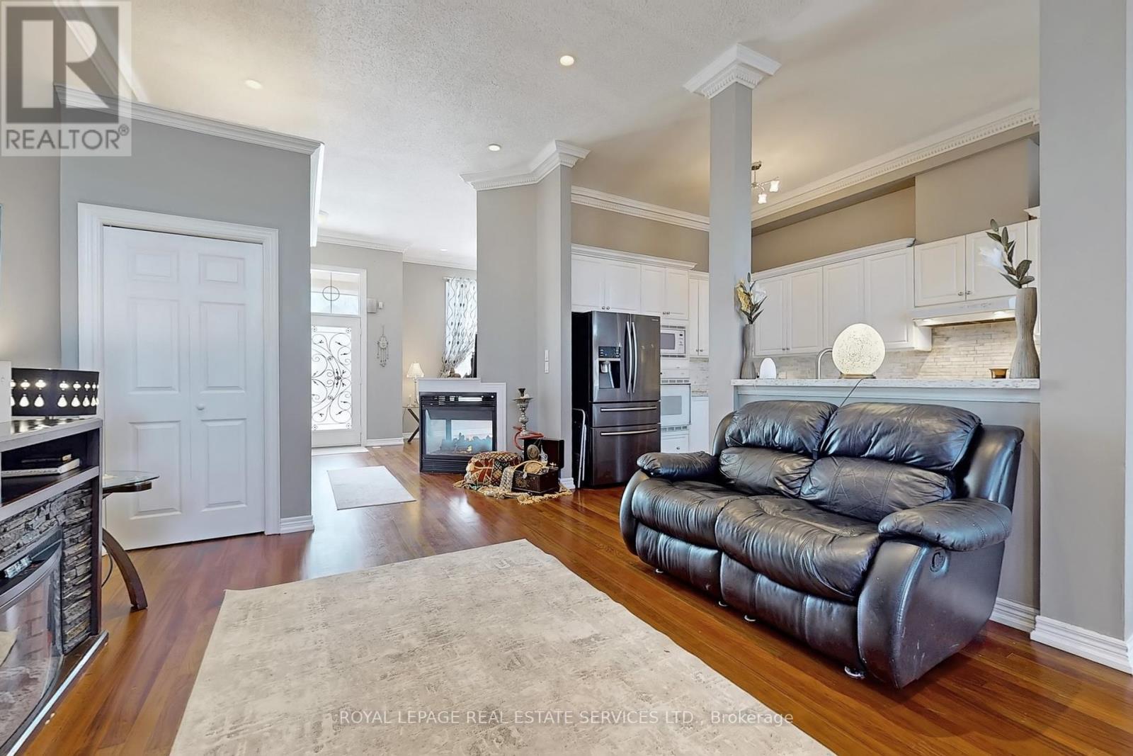 












5861 TENTH LINE W

,
Mississauga,




Ontario
L5M6V4

