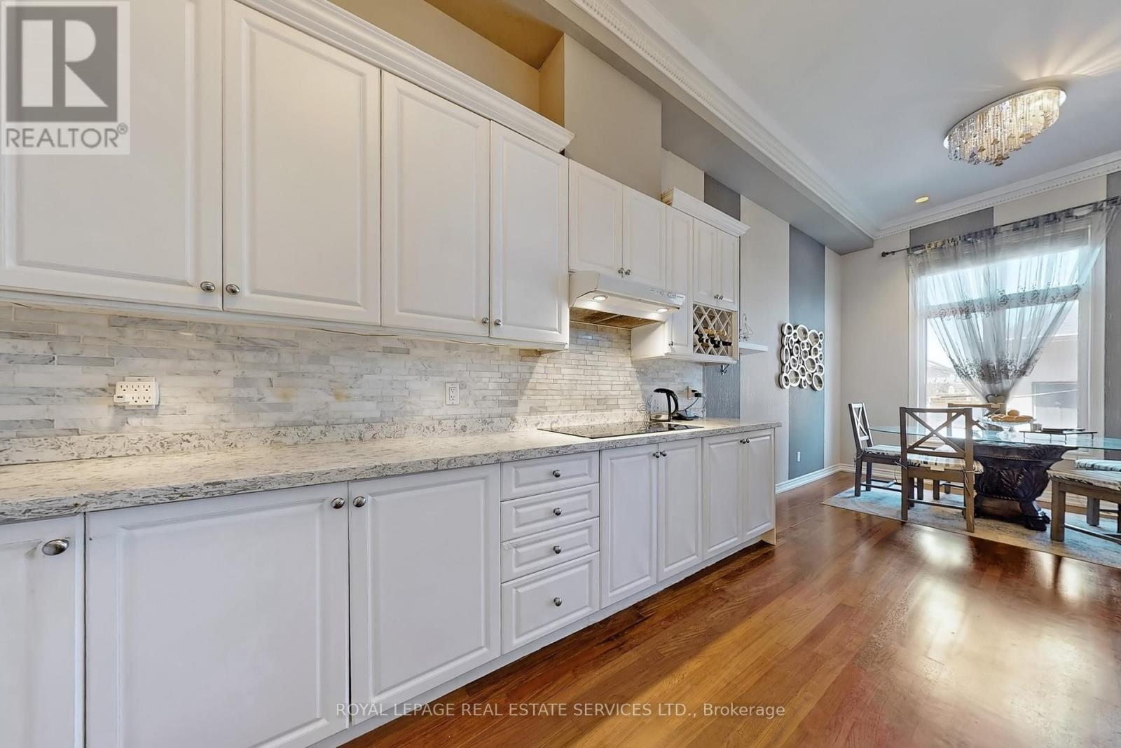 












5861 TENTH LINE W

,
Mississauga,




Ontario
L5M6V4

