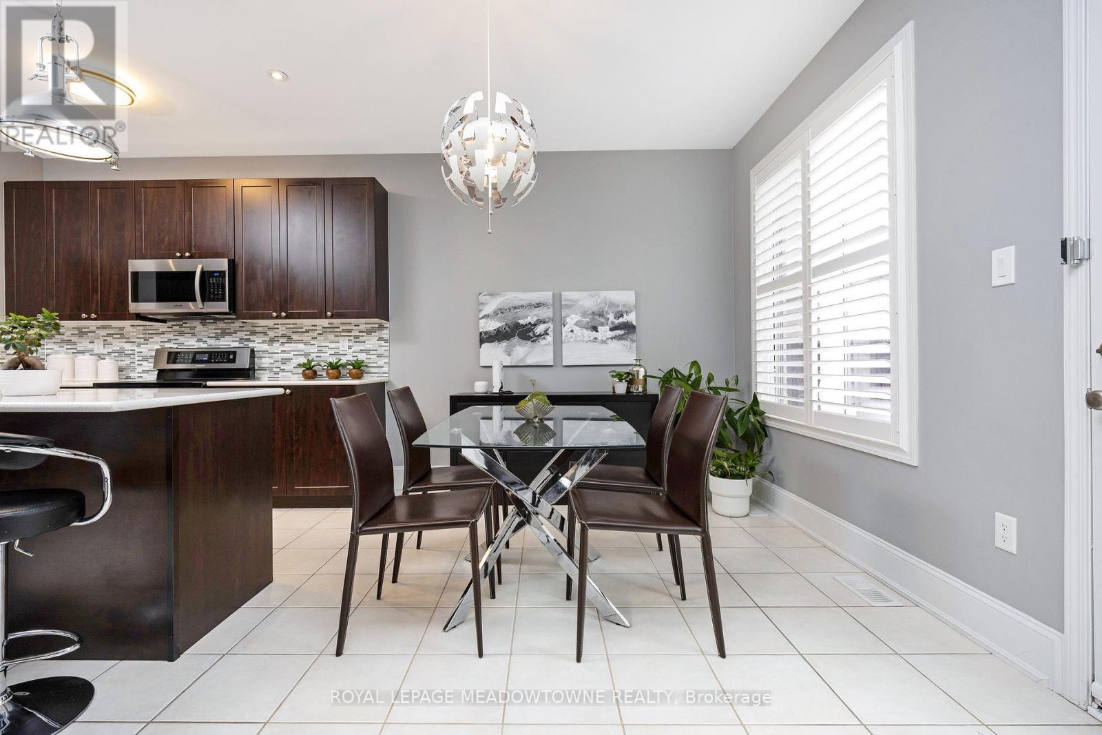 












428 DYMOTT AVENUE

,
Milton,




Ontario
L9T7V1

