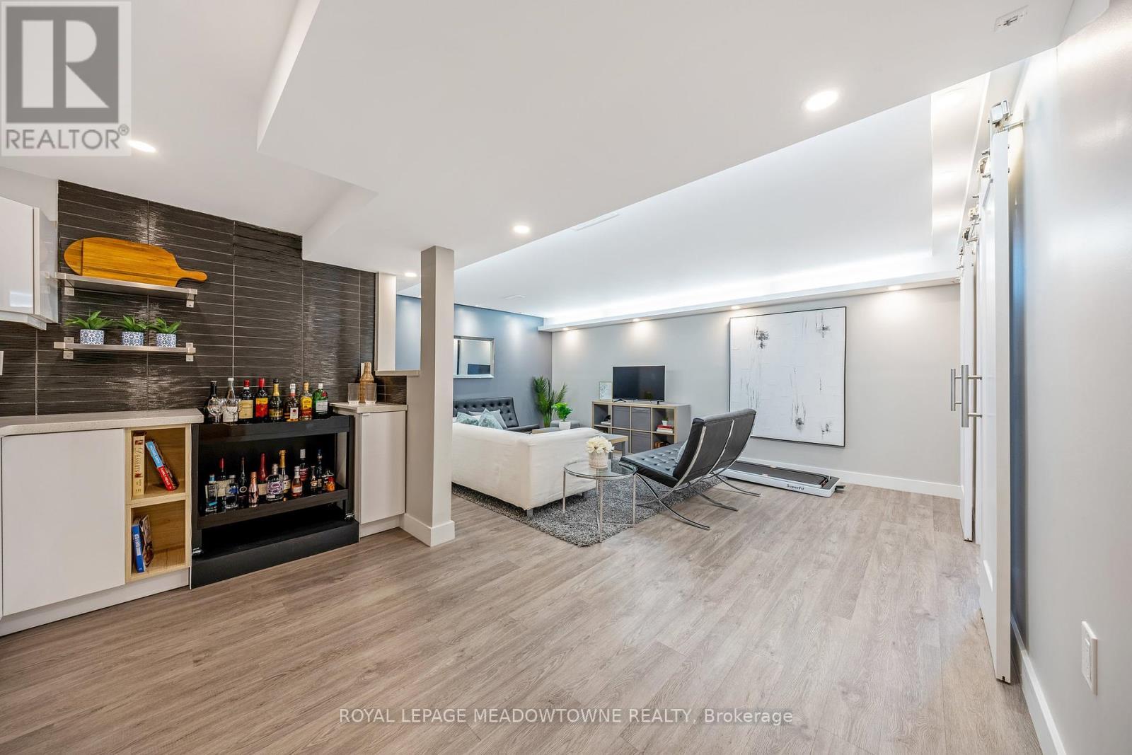 












428 DYMOTT AVENUE

,
Milton,




Ontario
L9T7V1

