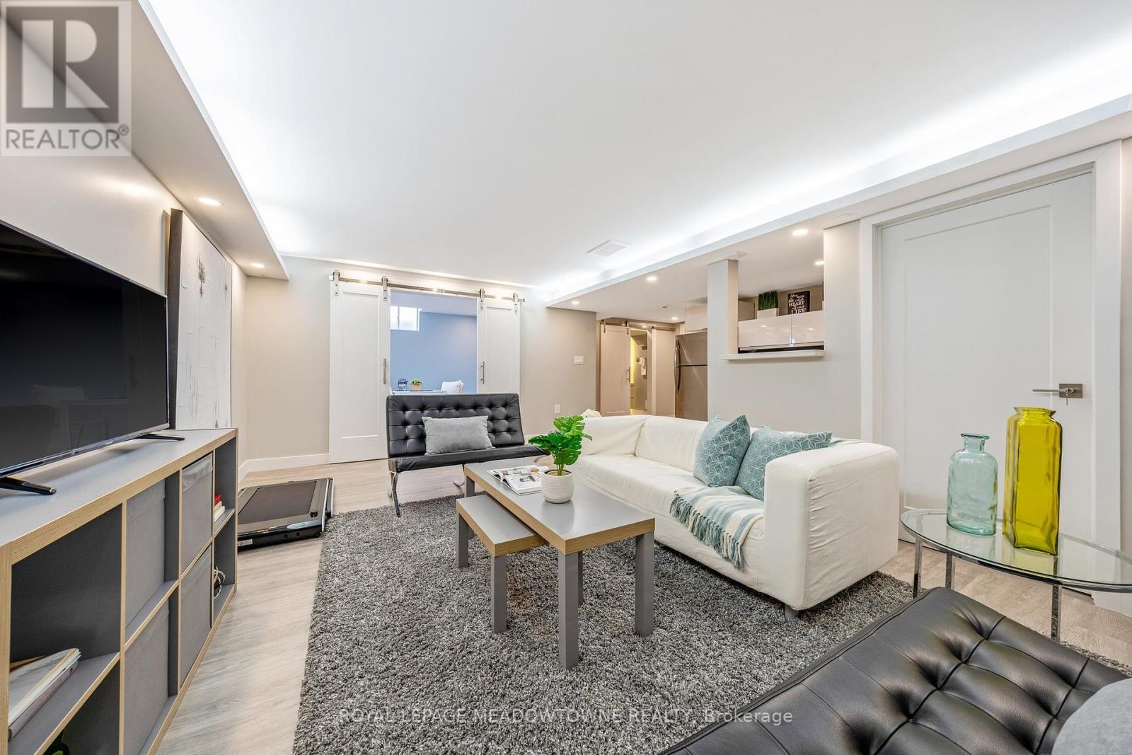 












428 DYMOTT AVENUE

,
Milton,




Ontario
L9T7V1

