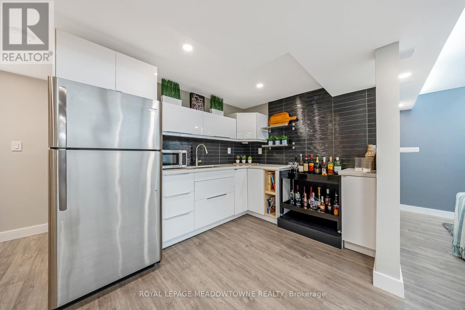 












428 DYMOTT AVENUE

,
Milton,




Ontario
L9T7V1

