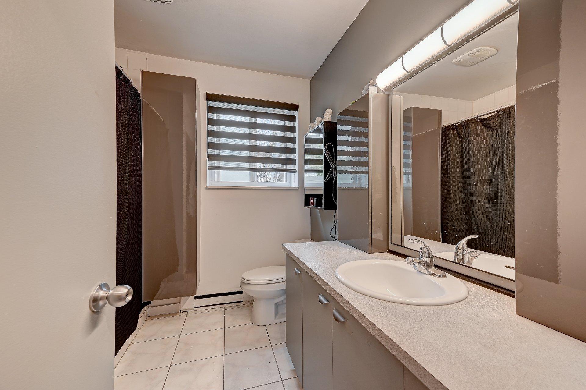 









8


Rue de l'Oseraie

,
Saint-Constant,




QC
J5A1K3

