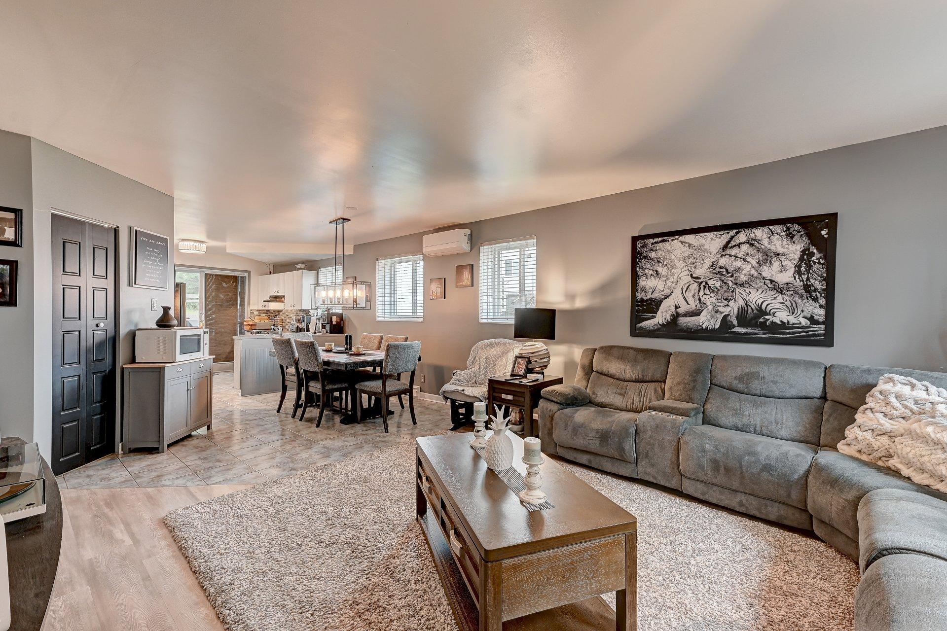 









8


Rue de l'Oseraie

,
Saint-Constant,




QC
J5A1K3

