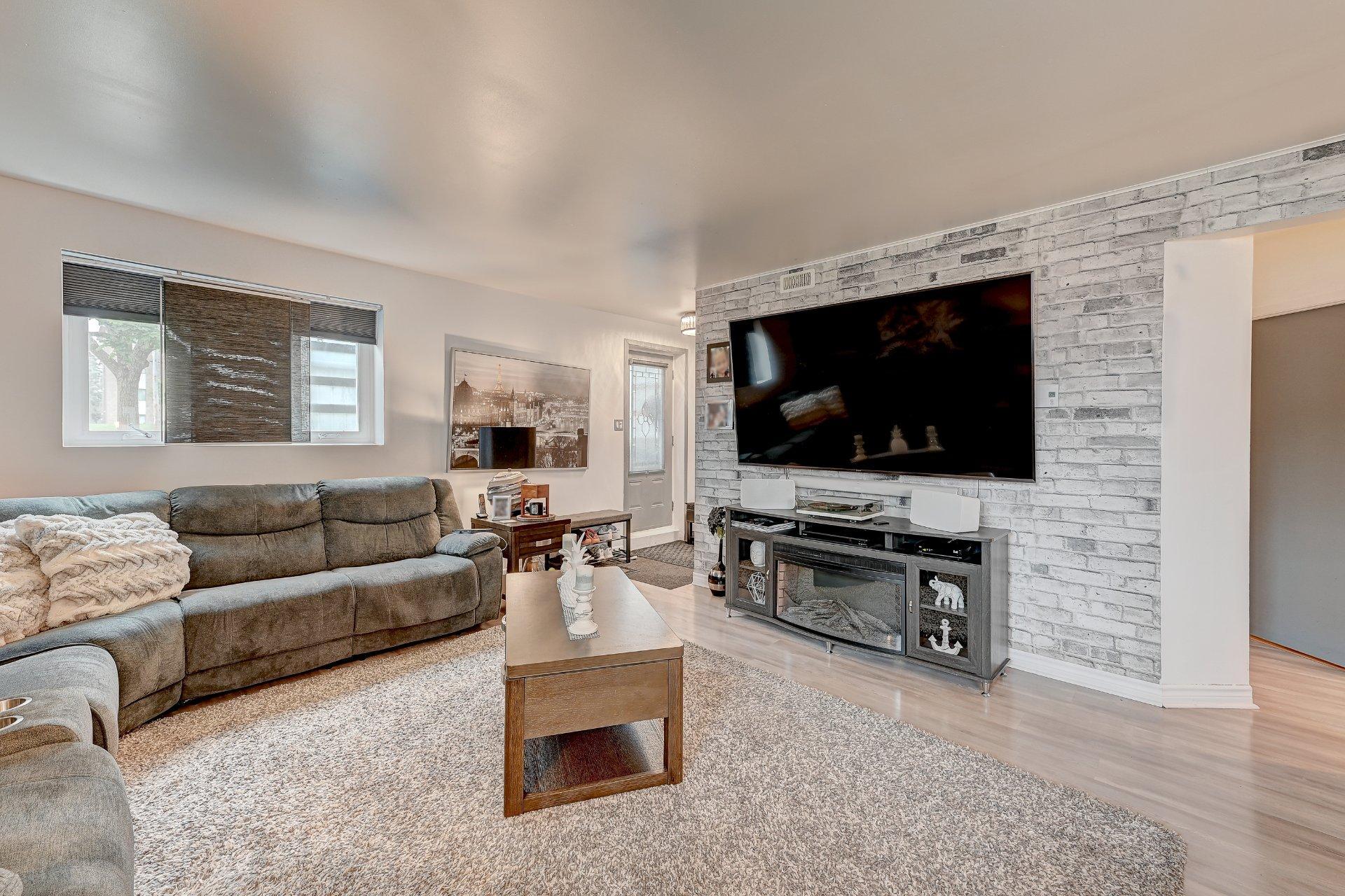 









8


Rue de l'Oseraie

,
Saint-Constant,




QC
J5A1K3

