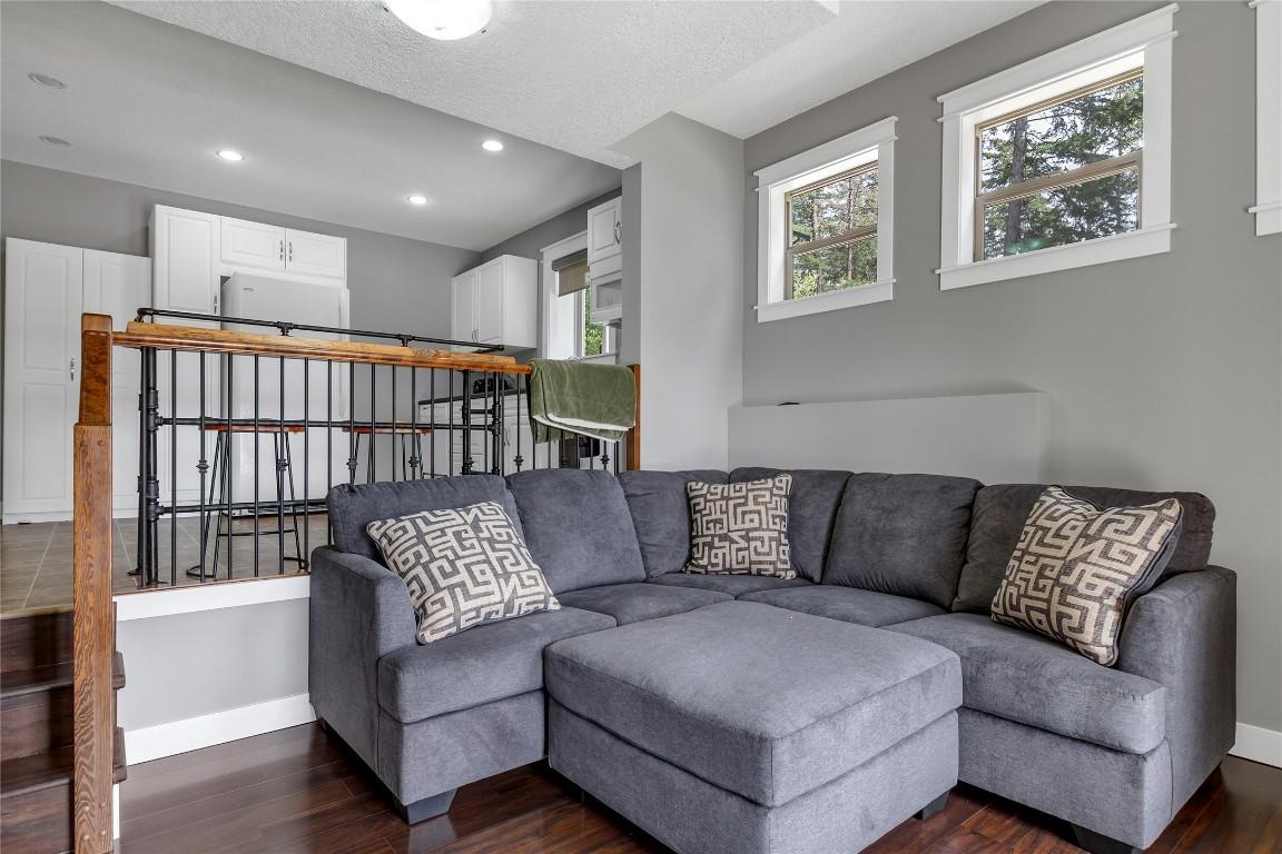 









6032


Lynx

Drive,
Vernon,




BC
V1B 3J5

