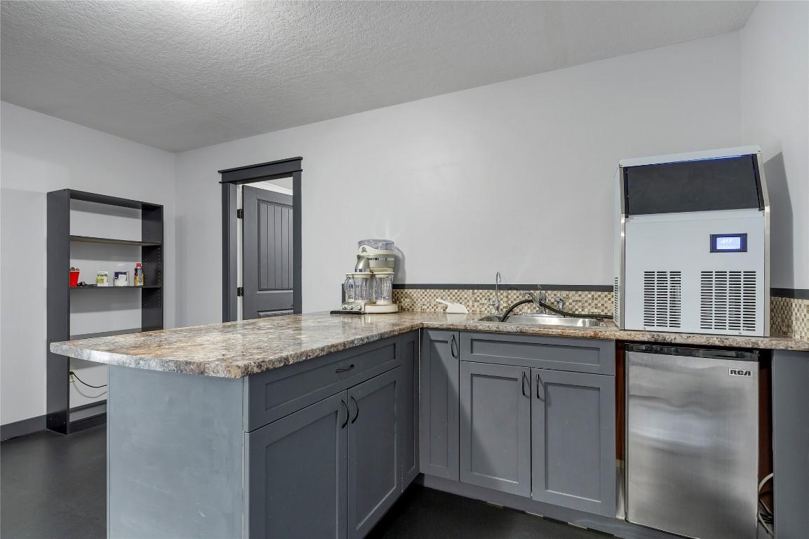 









6032


Lynx

Drive,
Vernon,




BC
V1B 3J5


