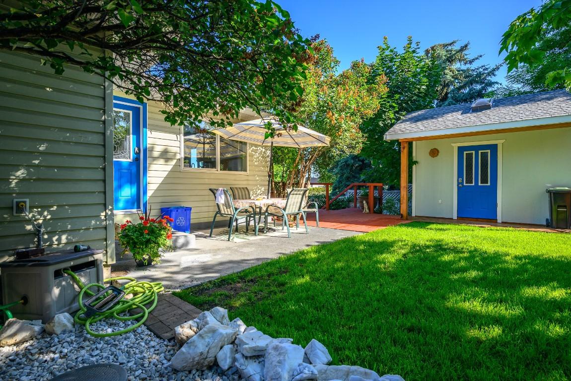 









1041


11

Avenue, 3,
Vernon,




BC
V1B 2P8

