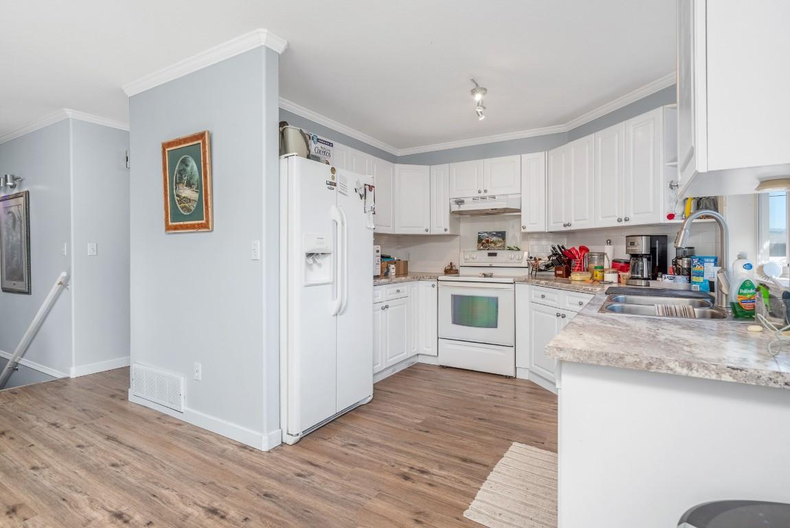 









1041


11

Avenue, 3,
Vernon,




BC
V1B 2P8

