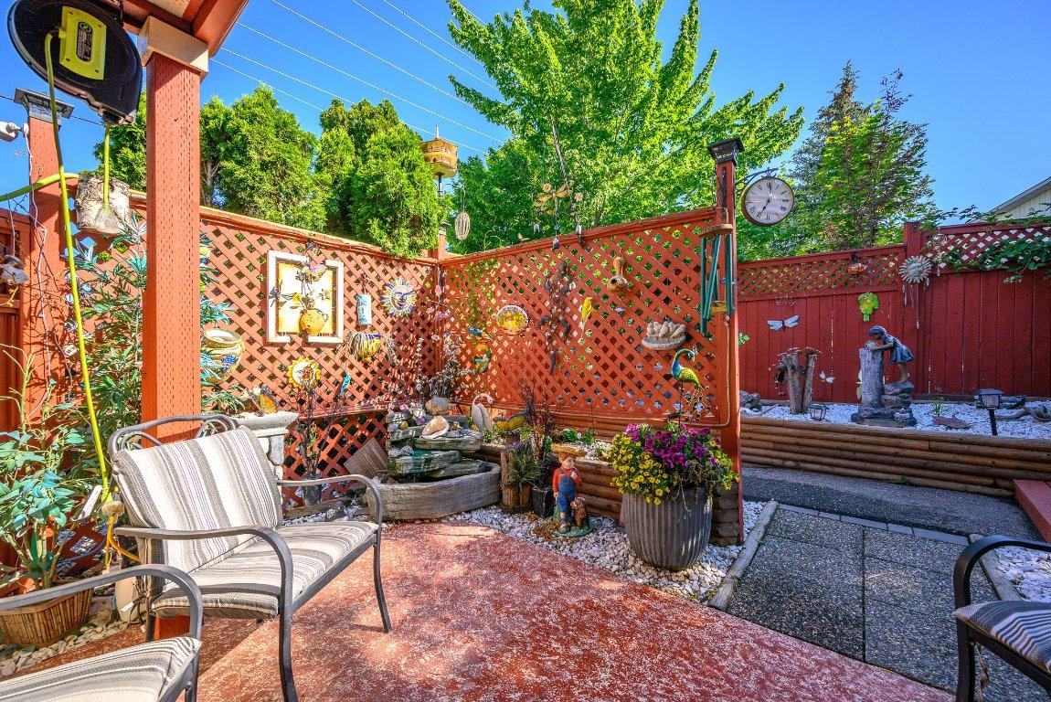 









1041


11

Avenue, 3,
Vernon,




BC
V1B 2P8

