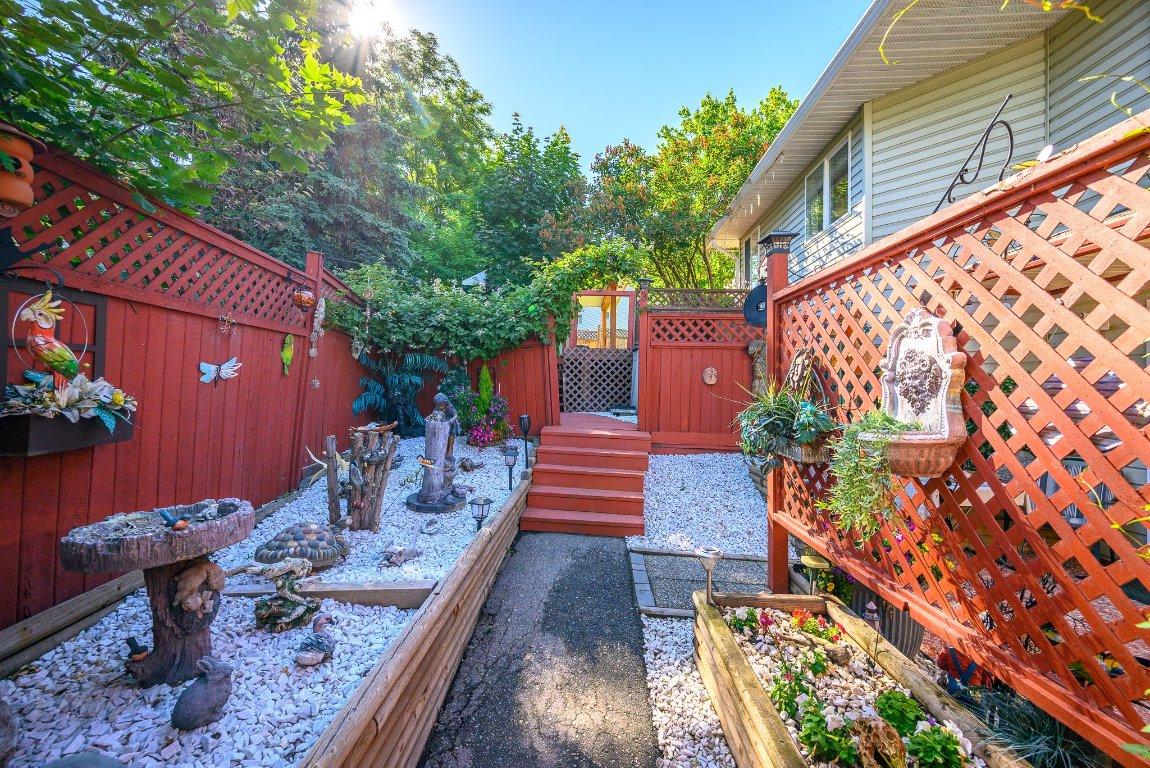 









1041


11

Avenue, 3,
Vernon,




BC
V1B 2P8

