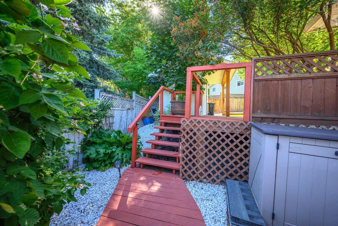 









1041


11

Avenue, 3,
Vernon,




BC
V1B 2P8

