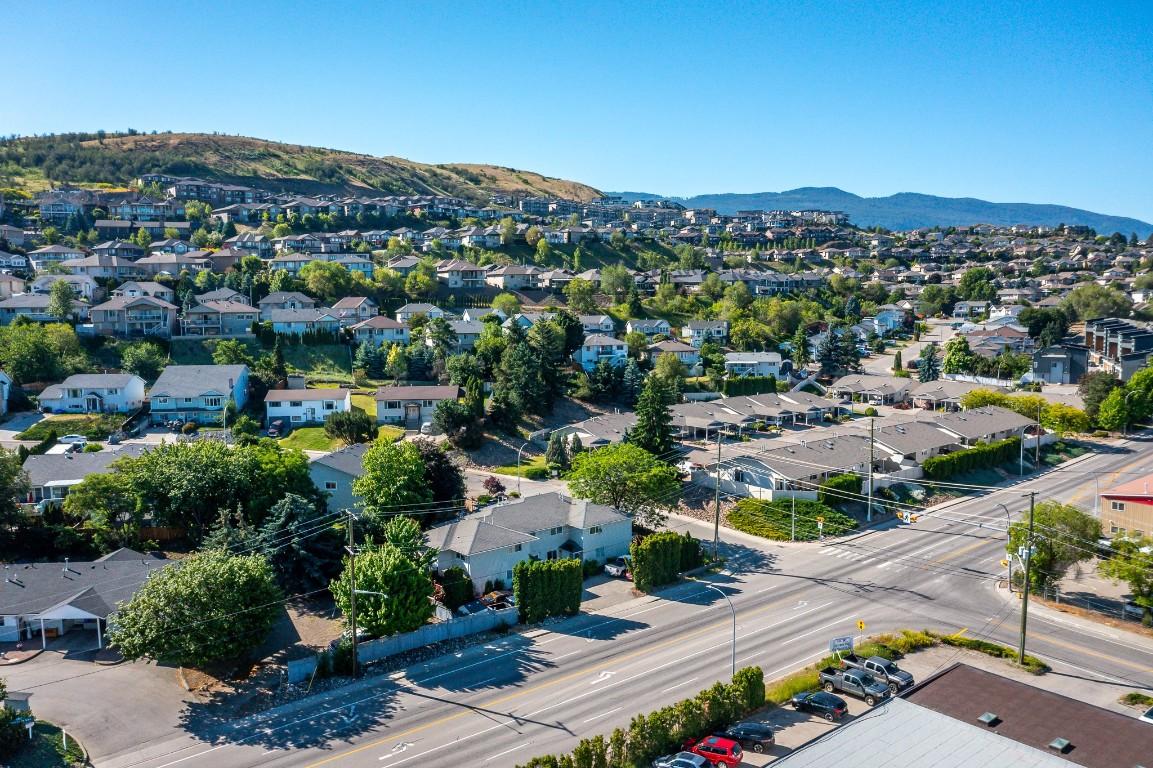 









1041


11

Avenue, 3,
Vernon,




BC
V1B 2P8

