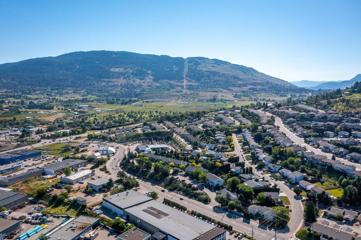 









1041


11

Avenue, 3,
Vernon,




BC
V1B 2P8

