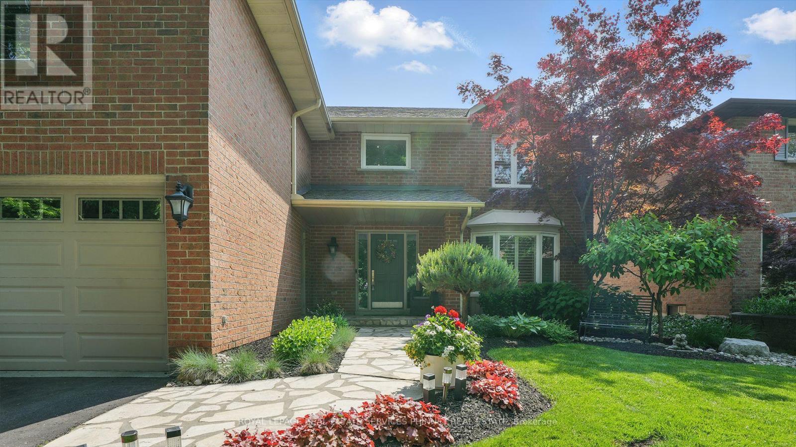 












402 BARCLAY CRESCENT

,
Oakville,




Ontario
L6J6H9

